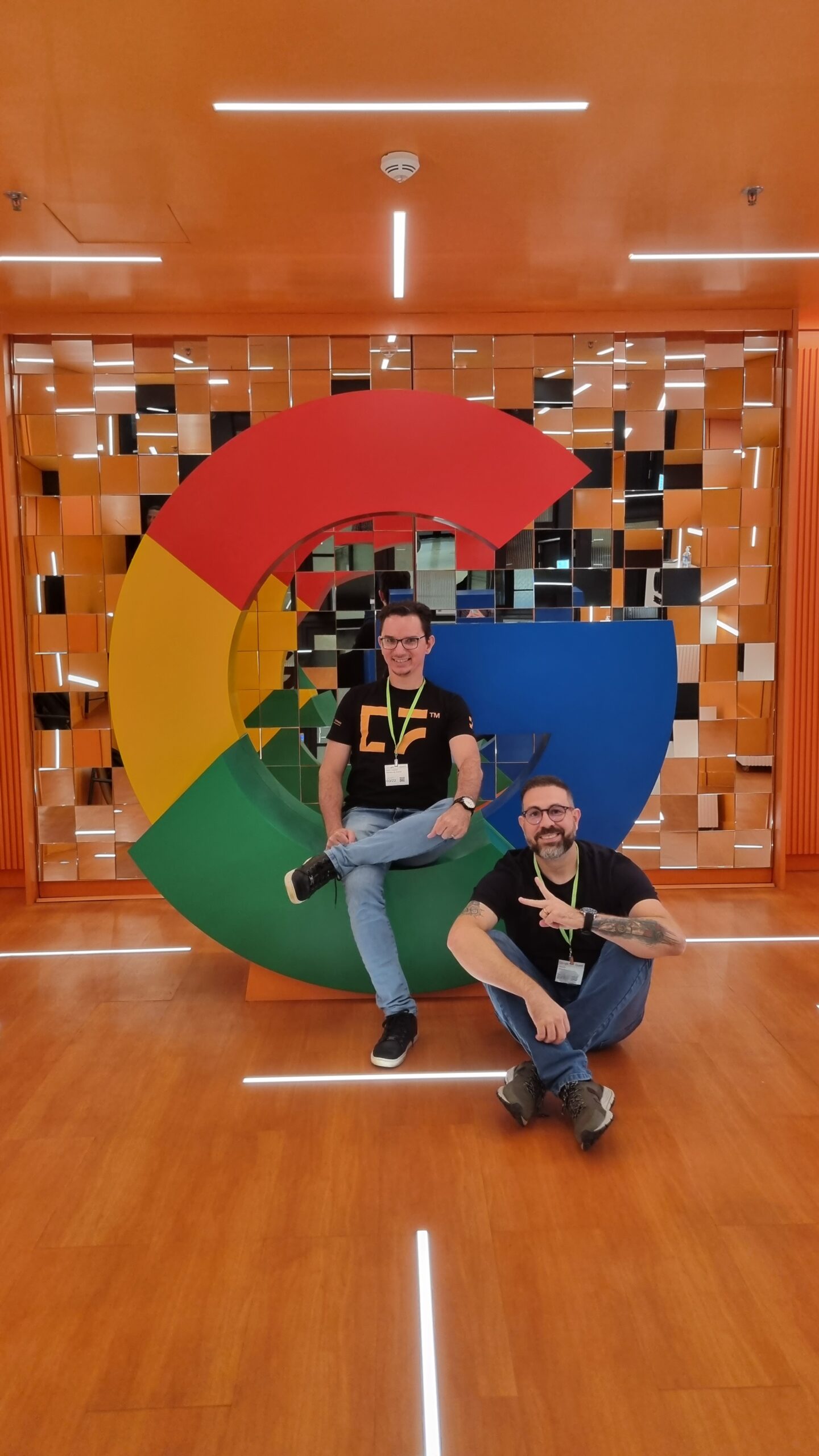 Eldon Clayton (esq), COO da C7Auto e Aurélio Araújo (dir), COO, visitam em visita a sede do Google em SP